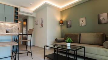 Standard Suite | Egyptian cotton sheets, premium bedding, soundproofing