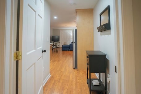 Interior. Cozy 1-bedroom with WiFi, central air, in unit laundry in enjoyable Manchester