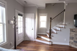 Interior - Urban Escape - Downtown Raleigh! (Raleigh)