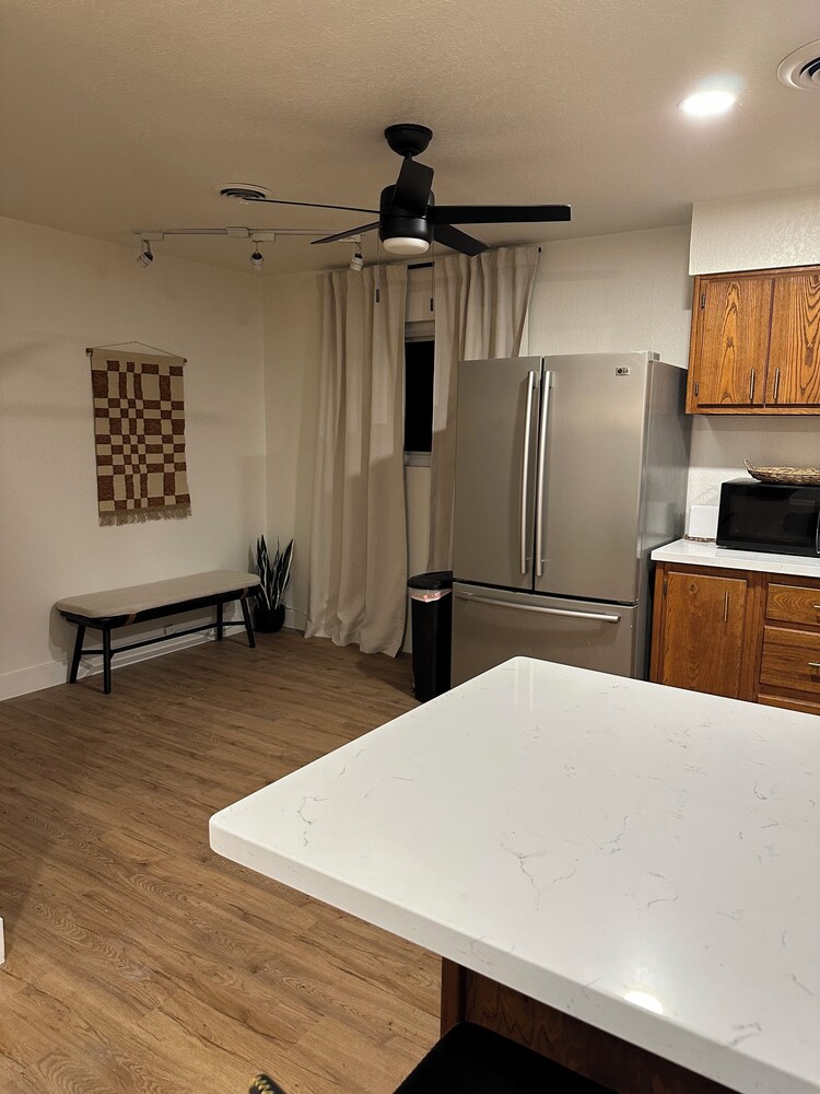 La Casa de Burro, Newly remodeled family and pet friendly home with a