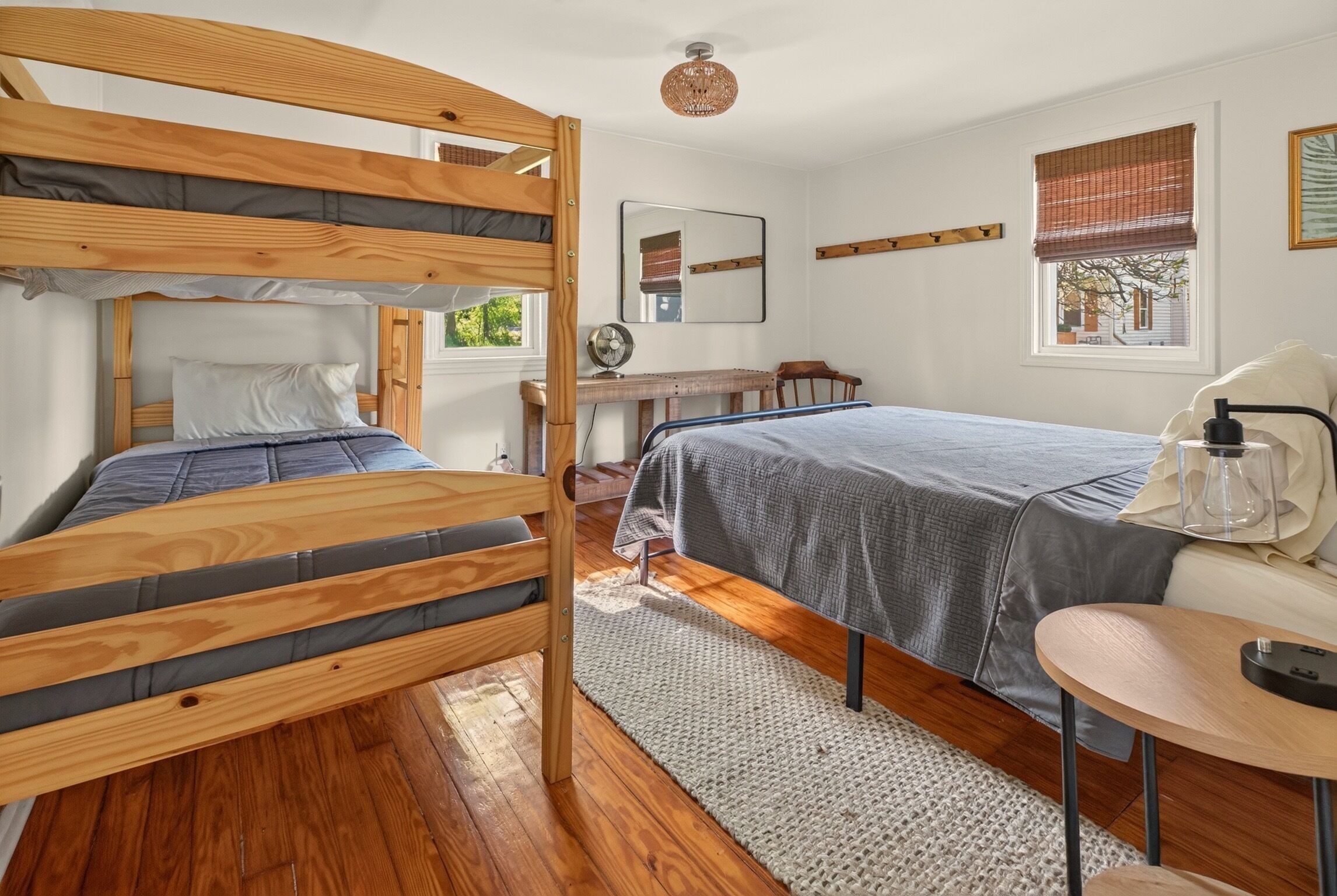 2 bedrooms, iron/ironing board, WiFi (free)