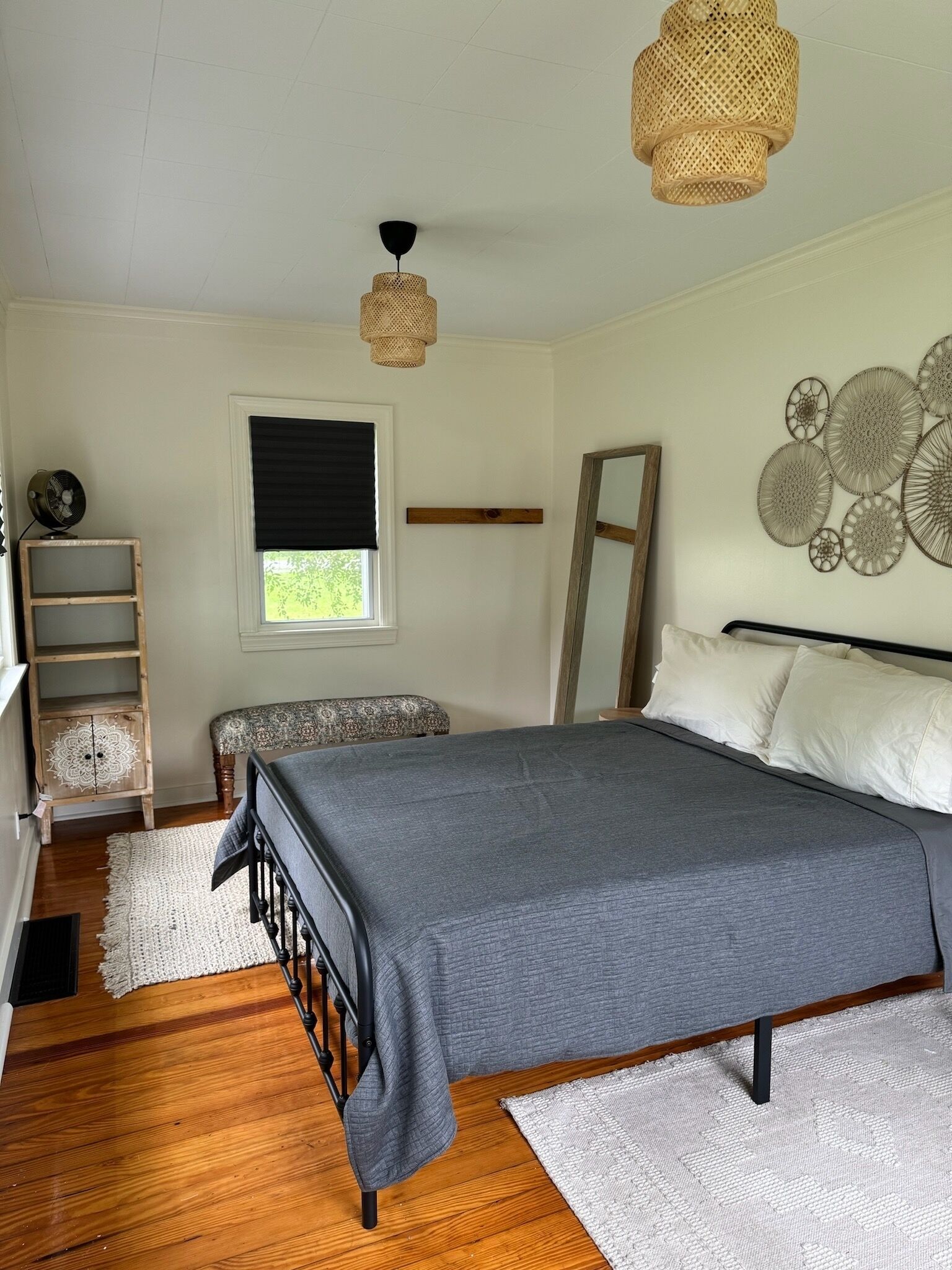 2 makuuhuonetta, silitysrauta/-lauta, ilmainen Wi-Fi, vuodevaatteet