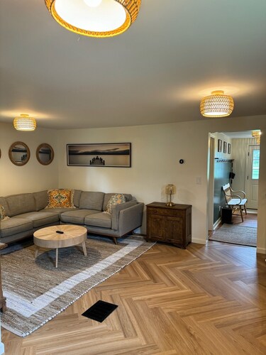 The Chapman House - Two Bedroom Cottage, Sleeps 6