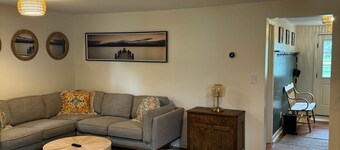 The Chapman House - Two Bedroom Cottage, Sleeps 6