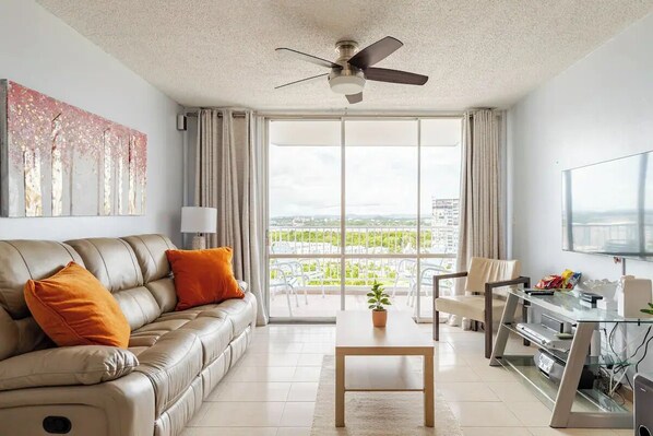 Smart TV, DVD player, aparelho de som