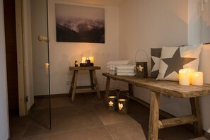 Interior - ROMANTIKHÜTTE NEUASTENBERG - wood-burning stove, sauna and cozy factor (Winterberg)