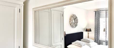 1 chambre, bureau, lit parapluie, Wi-Fi gratuit