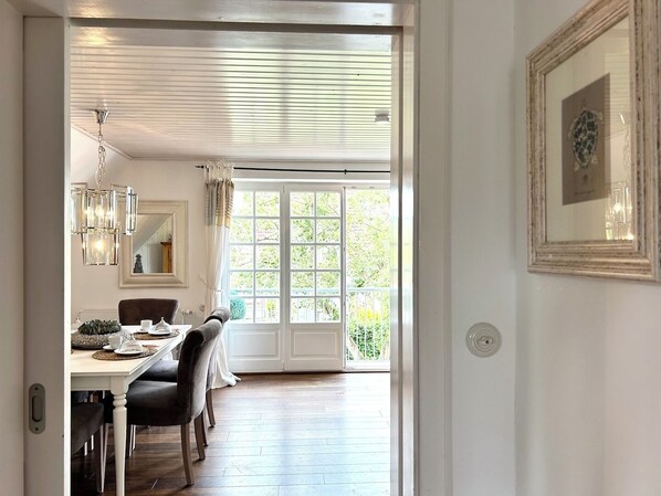 Dining - Beautiful apartment with private garden for 2-6 people (Greetsiel)