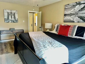 3 bedrooms, desk, iron/ironing board, free WiFi