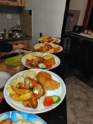 Desayuno de cocina local todos los días (con cargo) 