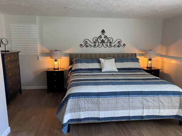 3 bedrooms, desk, iron/ironing board, travel cot