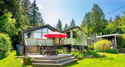 3BR Weaver's Cottage on Peaceful Guemes Island