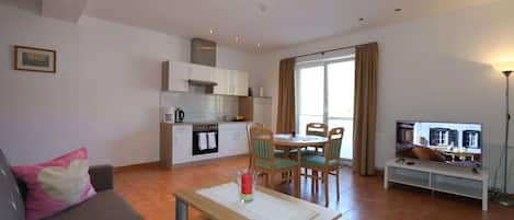 Apartment | Dining