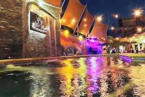 Outdoor pool, free cabanas, pool umbrellas