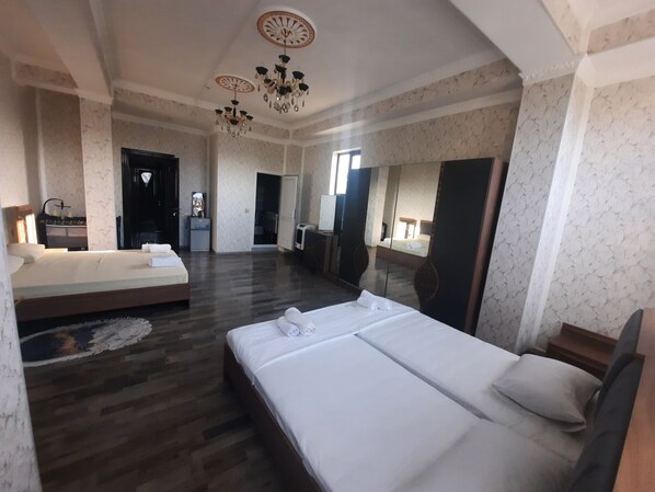 Perhestudiosviitti, parveke, kaupunkinäköala | Äänieristys, ilmainen Wi-Fi