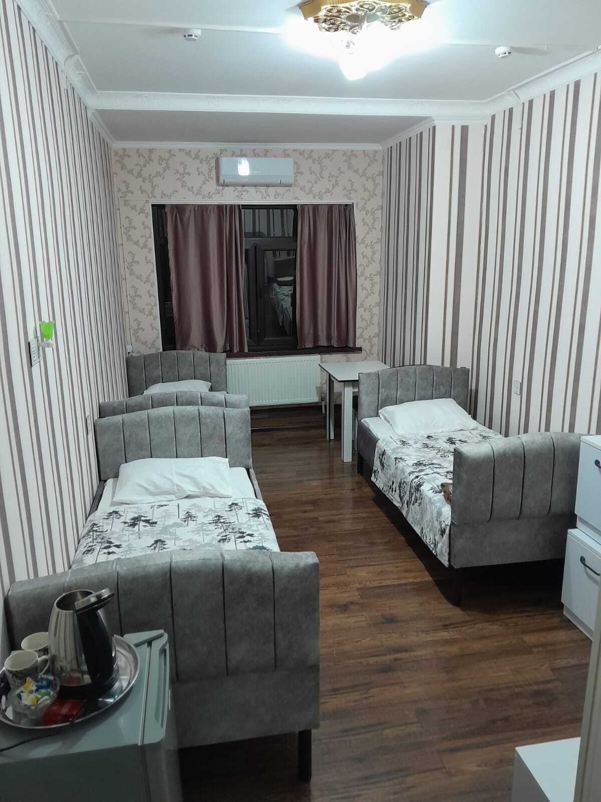 Kolmen hengen standard-huone, parveke | Äänieristys, ilmainen Wi-Fi