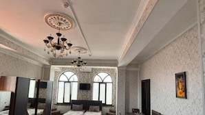 家庭開放式套房, 陽台, 城市景觀 | 隔音、免費無線上網