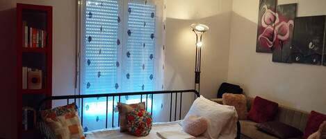 1 chambre, fer et planche Ă  repasser, Wi-Fi, draps fournis