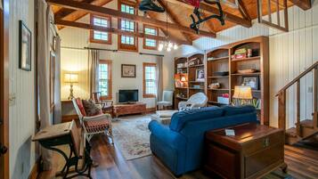 Televisión, chimenea