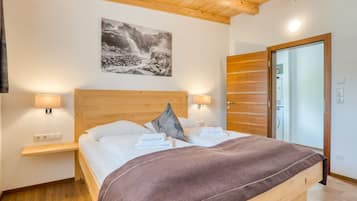 Apartment | 4 bedrooms, bed sheets