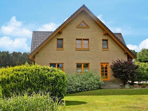 Apartment | Exterior - Einladende Ferienwohnung am Achterwasser in Lutow (Luetow)