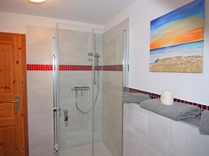 Apartment | Bathroom - Einladende Ferienwohnung am Achterwasser in Lutow (Luetow)