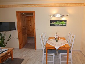 Apartment | Dining