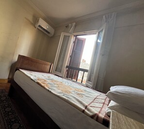 2 室のベッドルーム、デスク、アイロン / アイロン台、WiFi (無料)