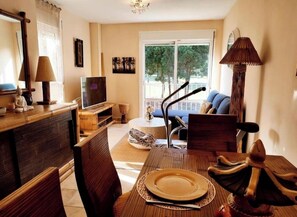 Smart-TV, DVD-Player, Stereoanlage