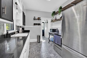 電子レンジ、オーブン、コンロ