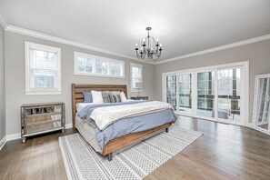 5 bedrooms, desk, iron/ironing board, free WiFi