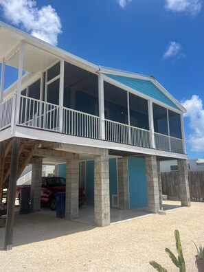 Exterior - Captain & Mermaid's Diamond #BP25 (Big Pine Key)