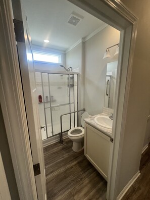 Bathroom - Captain & Mermaid's Diamond #BP25 (Big Pine Key)