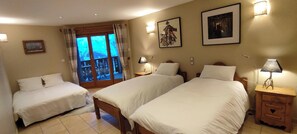 3 Schlafzimmer, Zimmersafe, Schreibtisch, Bügeleisen/Bügelbrett