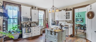 NEW LISTING! Dickinson Room by Main Street Bed & Breakfast