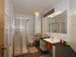 Apartment | Bathroom