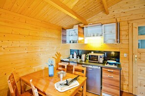 Hus | Eget kök | Vattenkokare, brödrost och barnstol