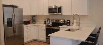Center of Downtown Luxury Modern Home W/ Game Room