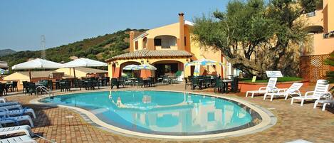 Apartment | Pool | Outdoor pool