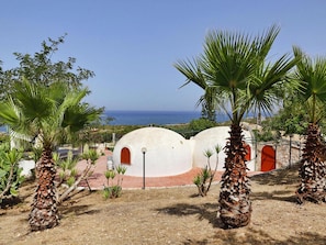 House | Exterior - Igloo Home Plemmirio With Sea Access & Pool (Syracuse)