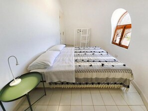 House | 4 bedrooms, individually furnished - Igloo Home Plemmirio With Sea Access & Pool (Syracuse)