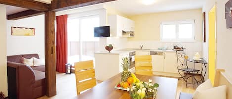 Apartment | Dining
