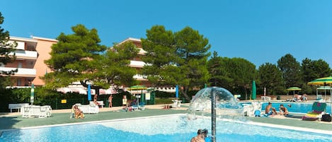 Apartment | Pool | Outdoor pool