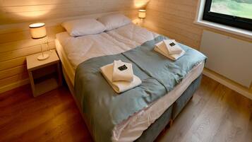 House | 3 bedrooms, individually furnished, bed sheets