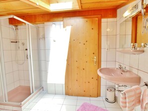 Apartment | Bathroom
