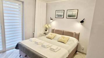 Apartment | 1 bedroom, individually furnished, bed sheets