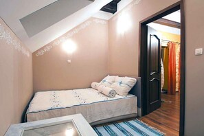 3 bedrooms, individually furnished, bed sheets