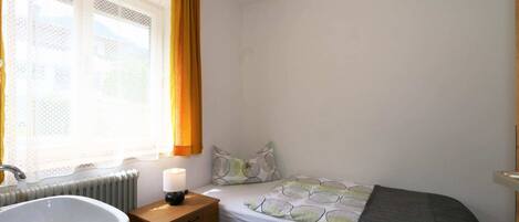 House | 4 bedrooms, bed sheets