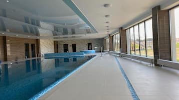 Leilighet | Basseng | Innendørsbasseng og utendørsbasseng