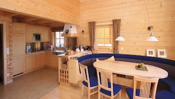 Chalet | Dining